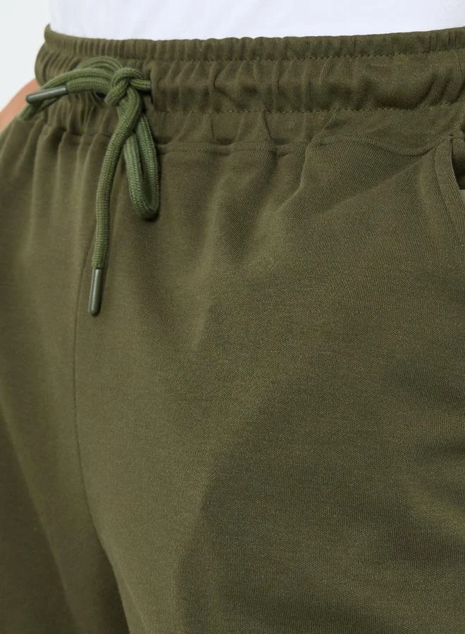 ستايلي شورت محبوك بقصة واسعة